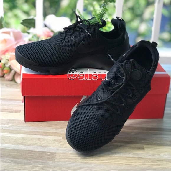 NWT Nike Air Presto Fly Black WMNS - Picture 3 of 8